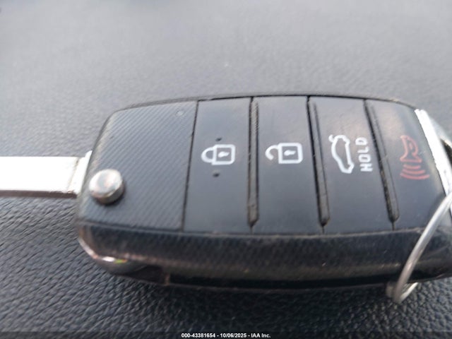 43381654 :رقم المزاد ، 5XXGT4L32KG280041 vin ، 2019 Kia Optima Lx مزاد بيع