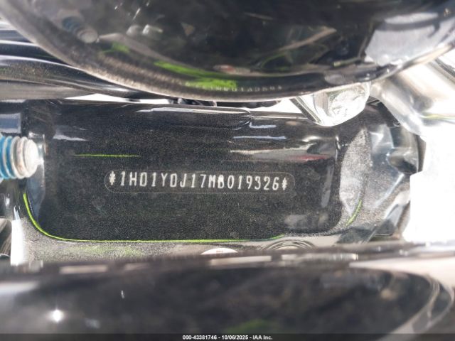 2021 HARLEY-DAVIDSON FLSL 1HD1YDJ17MB019326 Photo 9