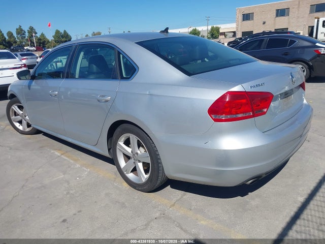 1VWAT7A35FC083250 Volkswagen Passat