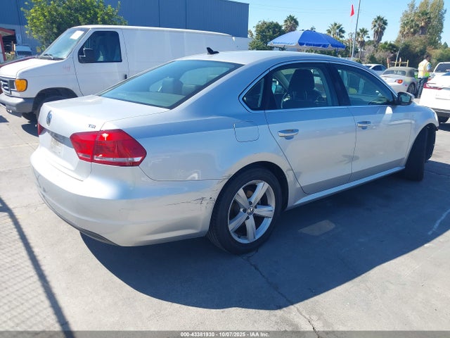 1VWAT7A35FC083250 Volkswagen Passat