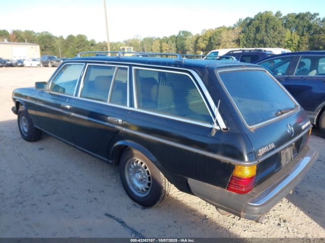 1982 MERCEDES-BENZ 300 WDBAB93A4CN011161 Photo 2