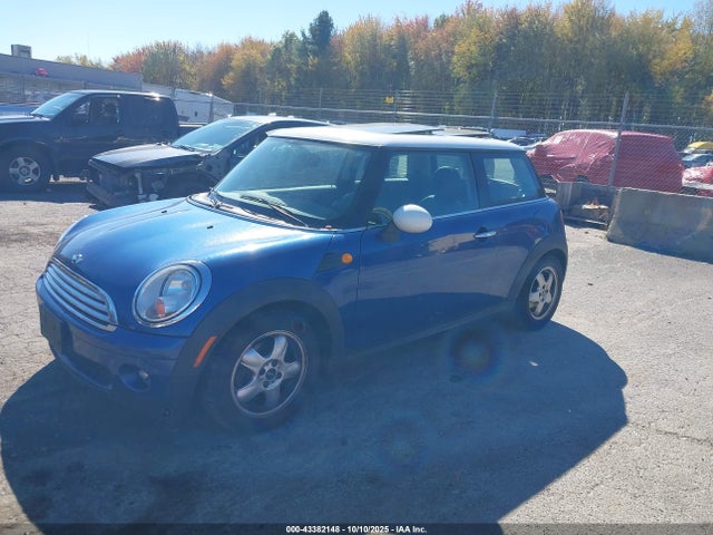 2007 MINI COOPER WMWMF335X7TU62189 Photo 1