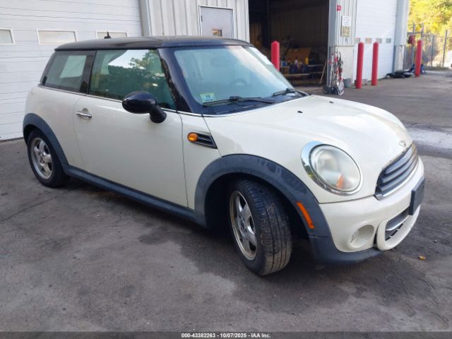 2011 MINI COOPER WMWSU3C57BT091305