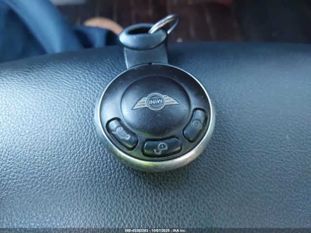 2011 MINI COOPER WMWSU3C57BT091305 Photo 10