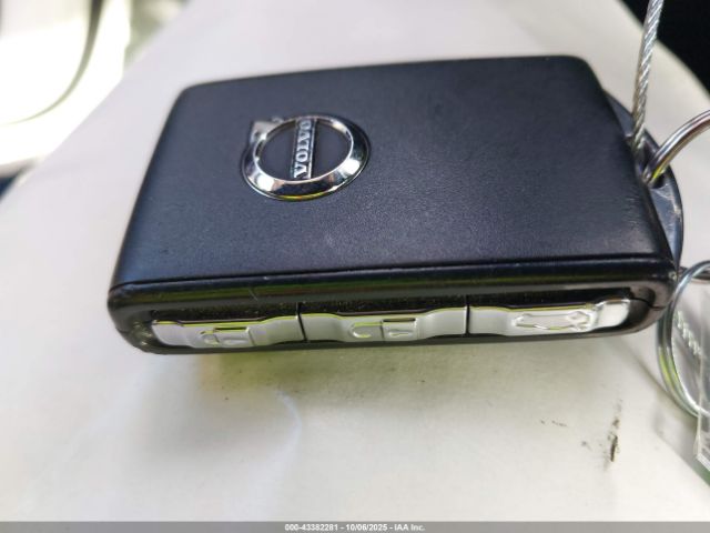 2021 VOLVO XC40 RECHARGE PURE ELECTRIC YV4ED3UR4M2568487 Photo 10