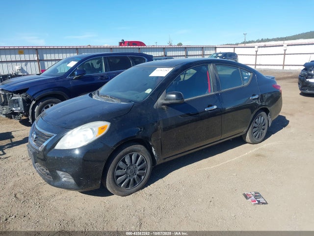 Nissan 2014 2014 3N1CN7AP2EL814599 Image 2