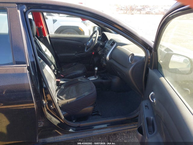 Nissan 2014 2014 3N1CN7AP2EL814599 Image 5