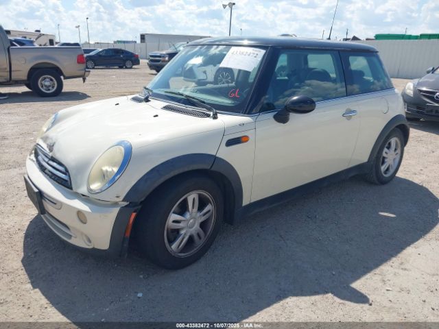 2006 MINI COOPER WMWRC33516TK16824 Photo 1