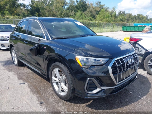 2021 AUDI Q3 WA1DECF30M1025366 Photo 0
