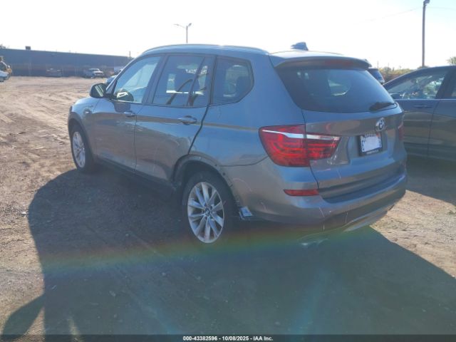 2016 BMW X3 5UXWX9C58G0D67256 Photo 2