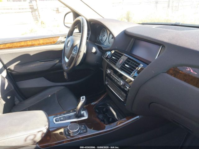 2016 BMW X3 5UXWX9C58G0D67256 Photo 4
