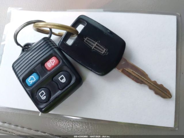 2004 LINCOLN TOWN CAR 1LNHM85W14Y629885 Photo 10