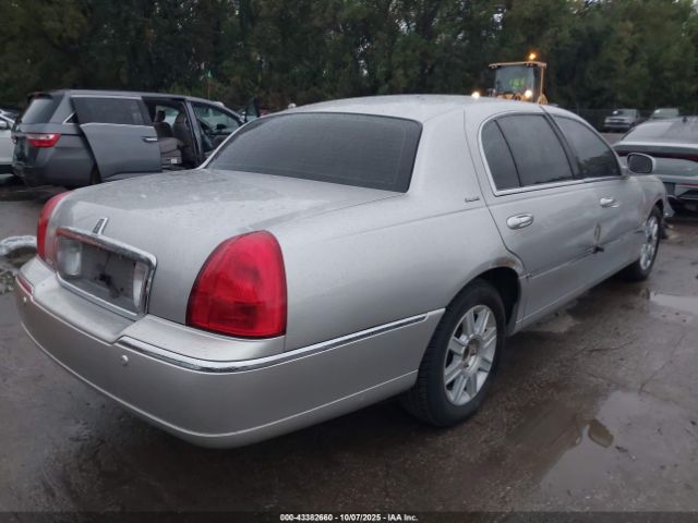 2004 LINCOLN TOWN CAR 1LNHM85W14Y629885 Photo 3