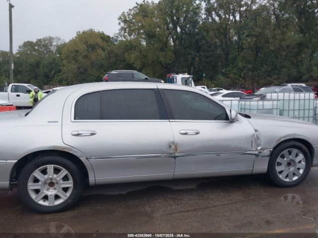 2004 LINCOLN TOWN CAR 1LNHM85W14Y629885 Photo 5