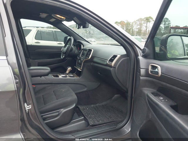 2017 Jeep Grand Cherokee Laredo 4x2 მანქანა იყიდება აუქციონზე, vin: 1C4RJEAG2HC605807, აუქციონის ნომერი: 43382707