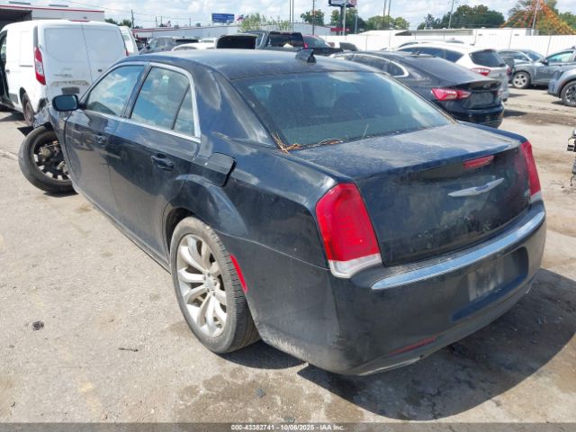 2019 CHRYSLER 300 2C3CCAAG0KH619772 Photo 2