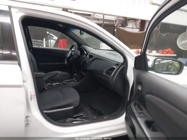 2014 CHRYSLER 200 1C3CCBAB3EN213040 Photo 4