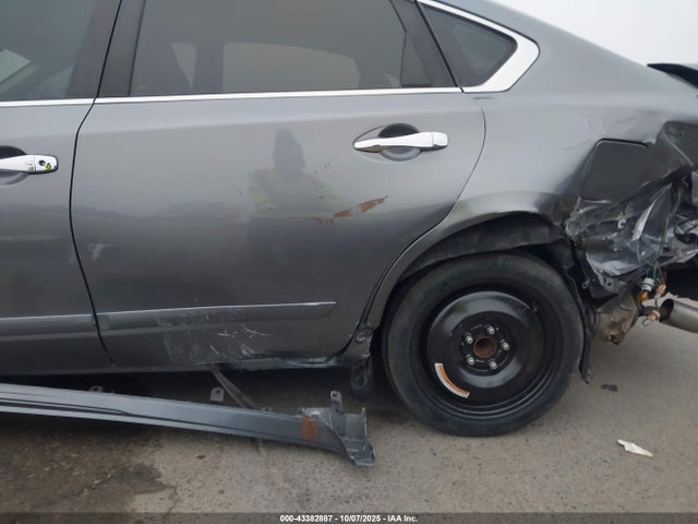 Nissan Altima 2015 1N4AL3AP9FC235258 Image 19
