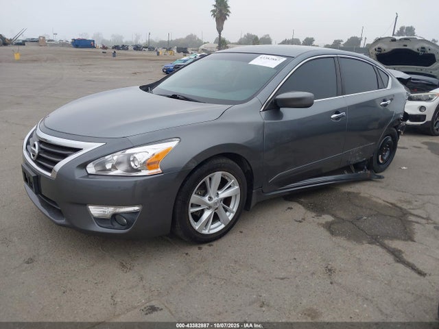 Nissan Altima 2015 1N4AL3AP9FC235258 Image 2