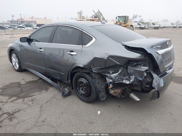 Nissan Altima 2015 1N4AL3AP9FC235258 Image 3