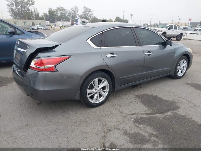 Nissan Altima 2015 1N4AL3AP9FC235258 Image 4