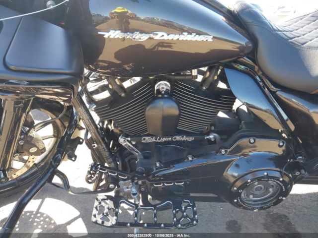 2018 HARLEY-DAVIDSON FLTRX 1HD1KHC15JB614189 Photo 8