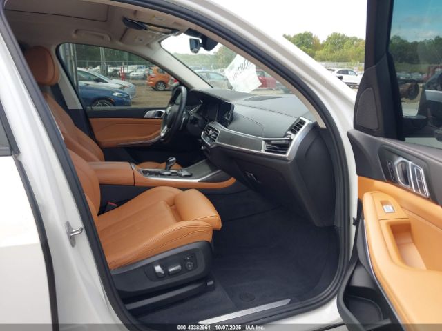 2022 BMW X7 5UXCW2C01N9M36733 Photo 4