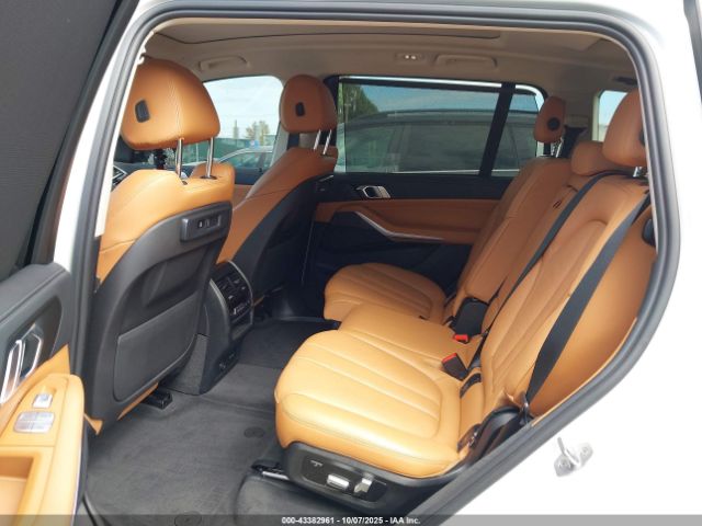 2022 BMW X7 5UXCW2C01N9M36733 Photo 7