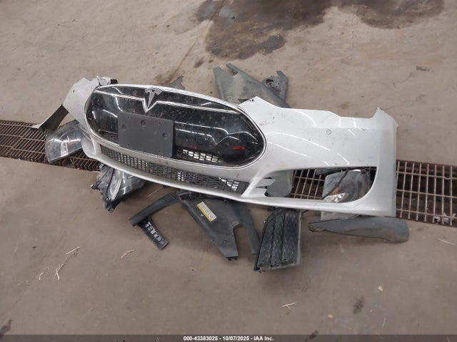 2014 Tesla Model S P85 მანქანა იყიდება აუქციონზე, vin: 5YJSA1H16EFP35678, აუქციონის ნომერი: 43383025