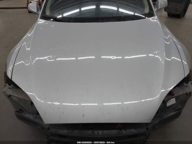 2014 Tesla Model S P85 მანქანა იყიდება აუქციონზე, vin: 5YJSA1H16EFP35678, აუქციონის ნომერი: 43383025