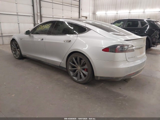 2014 Tesla Model S P85 მანქანა იყიდება აუქციონზე, vin: 5YJSA1H16EFP35678, აუქციონის ნომერი: 43383025