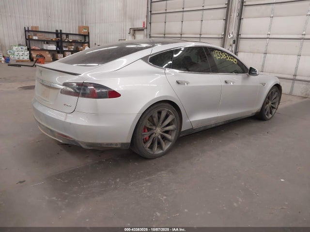 2014 Tesla Model S P85 მანქანა იყიდება აუქციონზე, vin: 5YJSA1H16EFP35678, აუქციონის ნომერი: 43383025