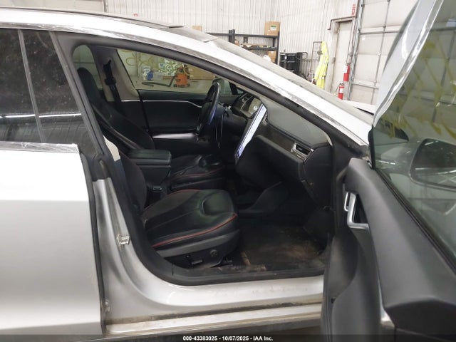 2014 Tesla Model S P85 მანქანა იყიდება აუქციონზე, vin: 5YJSA1H16EFP35678, აუქციონის ნომერი: 43383025