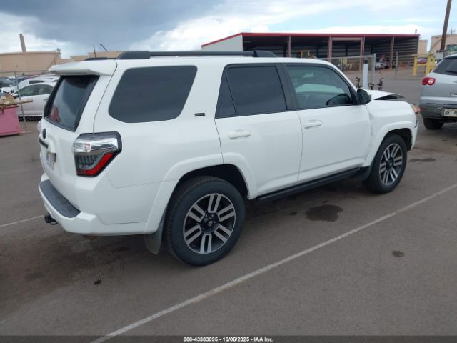 2017 TOYOTA 4RUNNER JTEZU5JR8H5160367 Photo 3