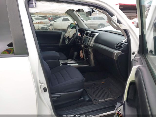 2017 TOYOTA 4RUNNER JTEZU5JR8H5160367 Photo 4