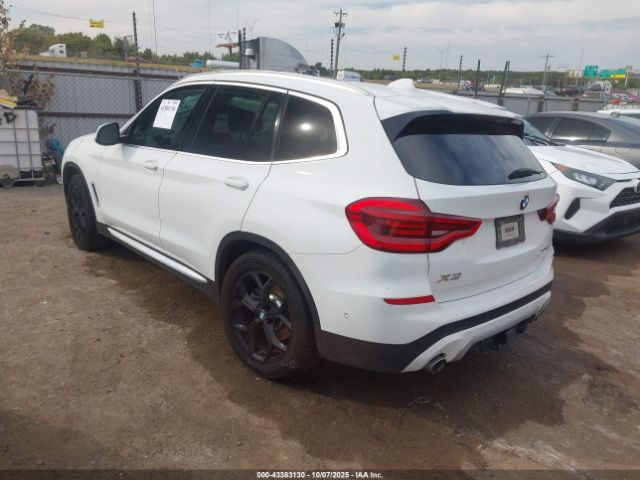 2021 BMW X3 5UXTY3C00M9D90801 Photo 2