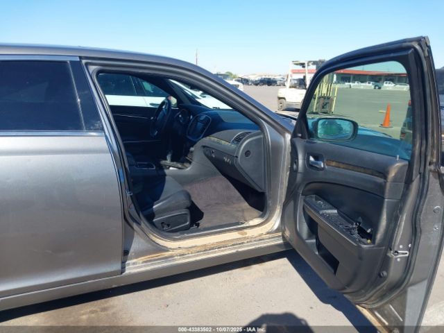 2011 CHRYSLER 300C 2C3CA6CT6BH515011 Photo 4