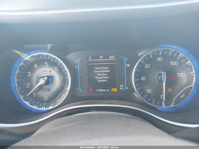 2017 Chrysler Pacifica Touring-l მანქანა იყიდება აუქციონზე, vin: 2C4RC1BG3HR739136, აუქციონის ნომერი: 43383628