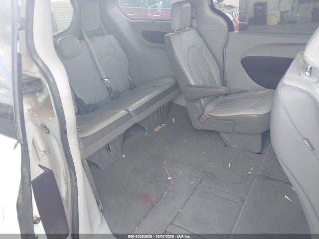2017 Chrysler Pacifica Touring-l მანქანა იყიდება აუქციონზე, vin: 2C4RC1BG3HR739136, აუქციონის ნომერი: 43383628