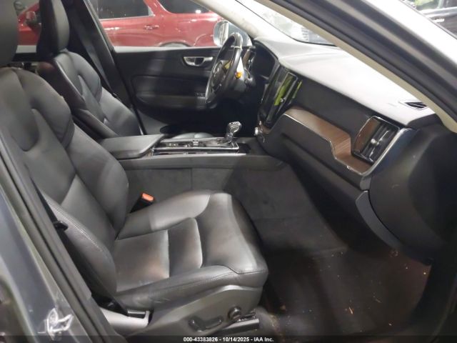 2021 VOLVO XC60 YV4102RK3M1822289 Photo 4