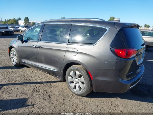 2018 CHRYSLER PACIFICA HYBRID 2C4RC1N77JR213691 Photo 2