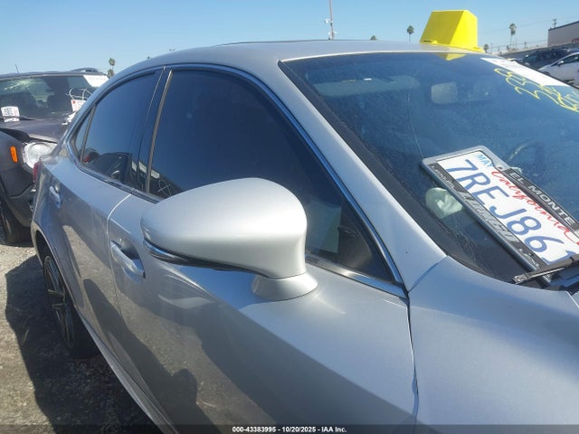 Lexus IS 200T 2016 JTHBA1D29G5007824 Image 38