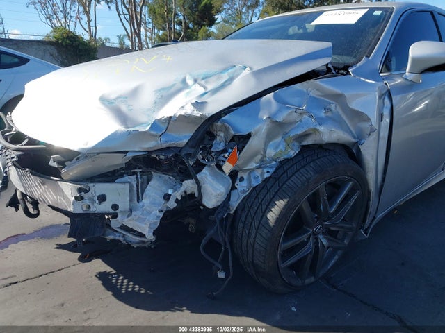 Lexus IS 200T 2016 JTHBA1D29G5007824 Image 30