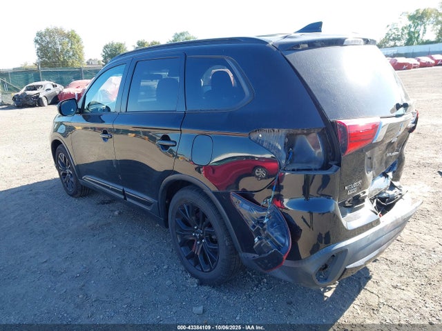 2018 MITSUBISHI OUTLANDER JA4AZ3A33JZ025678 Photo 2