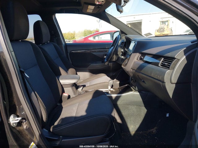 2018 MITSUBISHI OUTLANDER JA4AZ3A33JZ025678 Photo 4