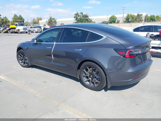 2019 TESLA MODEL 3 5YJ3E1EA8KF480315 Photo 2