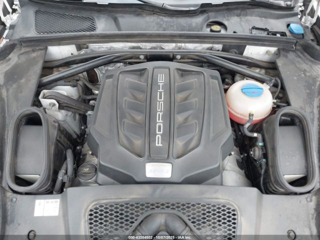 2017 PORSCHE MACAN WP1AB2A53HLB15043 Photo 9