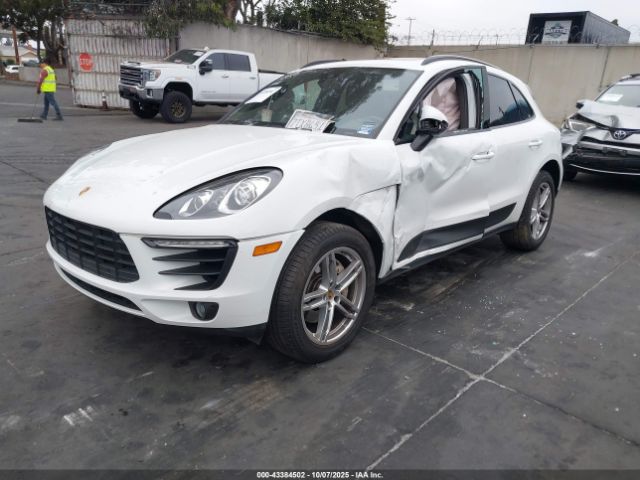 2017 PORSCHE MACAN WP1AB2A53HLB15043 Photo 1
