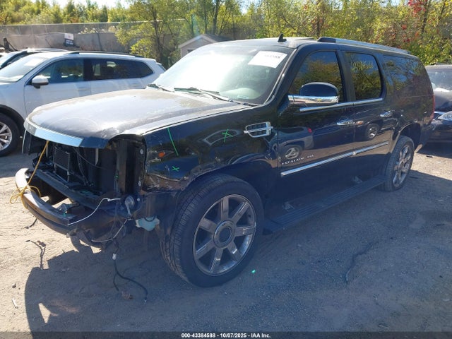 2011 CADILLAC ESCALADE ESV 1GYS4JEFXBR102267 Photo 1