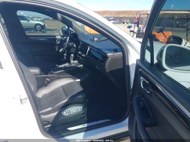 2021 PORSCHE MACAN WP1AB2A57MLB30171 Photo 4